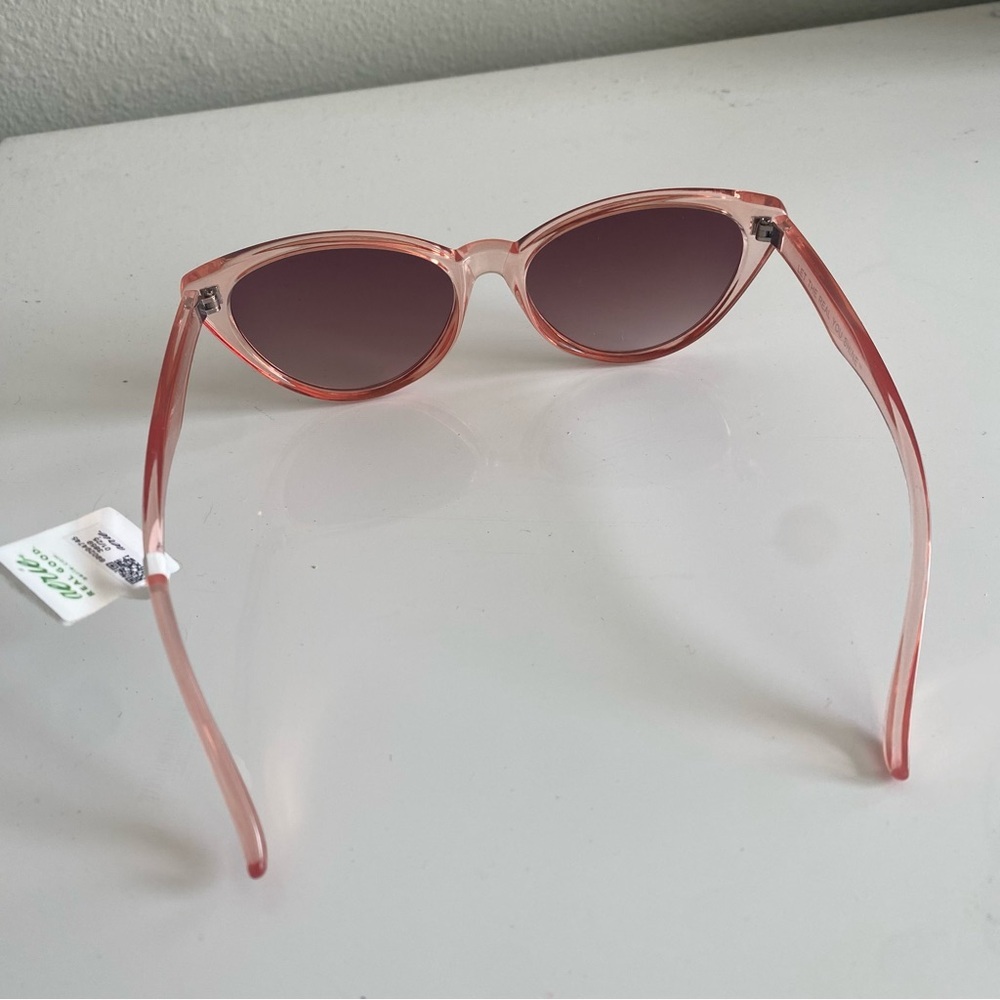 Aerie NWT Transparent Peach Oval Sunglasses - Women's Accessories - Picture 4 of 5
